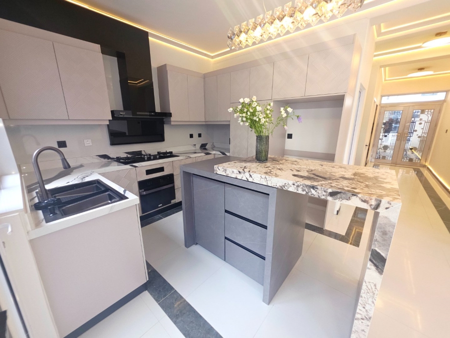 4 Bedroom Property for Sale in Sandown Western Cape